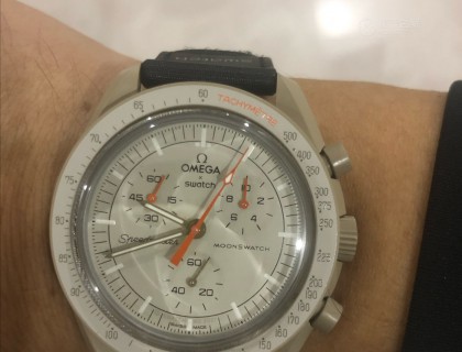 “梦想成真”欧米茄斯沃琪联名  MOONSWATCH木星款
