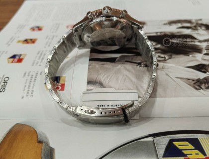 密底設計，表殼 Divers 表徑43mm Oris.771自動上鏈機芯，48H動力儲存，100米防水。