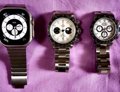 从左到右都是熊猫盘，Apple Watch Ultra 49mm表盘一对比真心很大。帝通拿个人认为尺寸和颜值比迪通拿更年轻时尚些，迪通拿更娟秀内敛。
