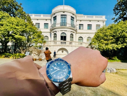 碧湾与小白宫合影
