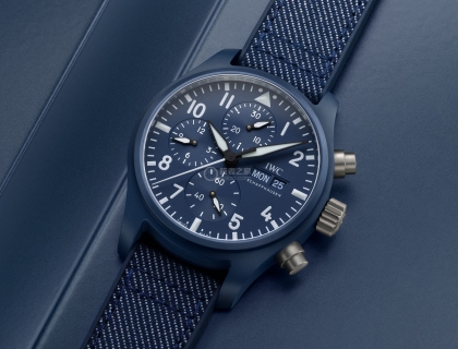 【新品速递】IWC新添蓝色及黑色陶瓷飞行员计时腕表41