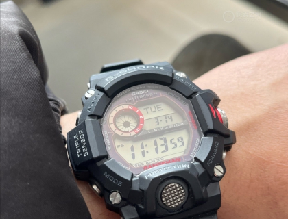陪同我上课，这门课的导师可谓学贯中西，讲课深入浅出非常容易懂。