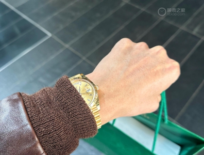 上班摸魚，買完回單位