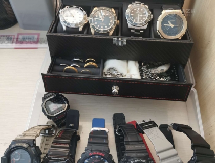 还有拥有很多小玩具