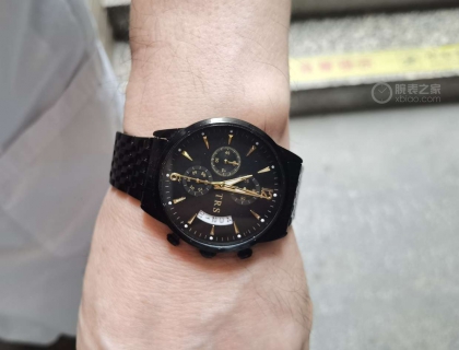 谁能知道这个手表是什么牌子的 多少钱
