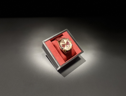 生肖龙表，玫瑰金材质，带贵金属印记