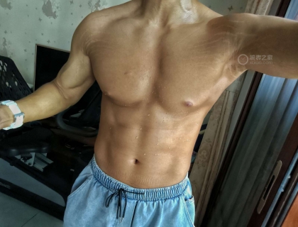 从身材看得出是30岁的男人吗？哈哈