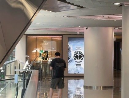这个是当时在外面拍的照片，我记得有31.36.41恒动，看到对比后 就买了41，柜台还有间金天行者吧 问了嘴我就出去了，那种感觉 一言难尽 可能不自信吧