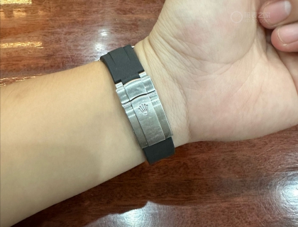 用的原装的表扣 要抛光了