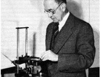 Walter  Guyton Cady（沃尔特·盖顿·卡迪）