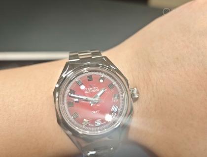 腕表37.5尺寸，大小手腕都能佩戴