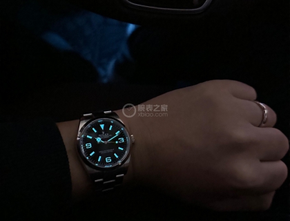 因为夜光而中毒，每次进车库都欣赏一番。