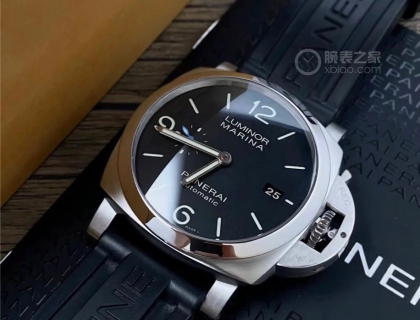 沛纳海
庐米诺系列：品牌拥有独特标识，辩认度高 标志的表冠护桥，带来更高级别的防水性能而且也更抗造，硬朗的表壳线条 彰显个性魅力。无论是商务还是运动都完美驾驭。沛纳海的夜光拥有行业内顶尖口碑，作为意大利皇家海军潜水表出身，坚固耐用的同时又能满足喜欢酷帅风格的玩家。