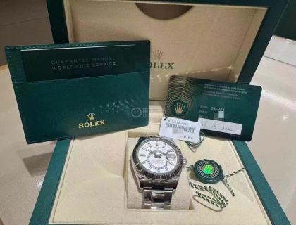 第一次见面，这时候表还在香港。付了定金，第二天下午就到北京了，不得不感叹物流的效率。
保卡2024年6月16日—— 616，还挺顺，我很高兴