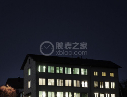 德白求恩基金会

David Zanetta 和 Denis Flageollet 在瑞士汝拉州 Sainte-Croix 附近的村庄 L'Auberson 创立了 De Bethune。他们创建了一个研发部门，该部门将成为整个瑞士钟表行业最具创新性的部门之一。
