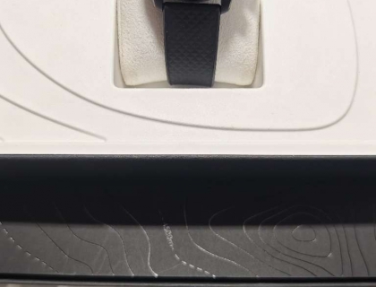 开个箱，表盒的设计感和材质真的很不错