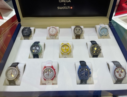 店里的展示盒，每一款都很好看