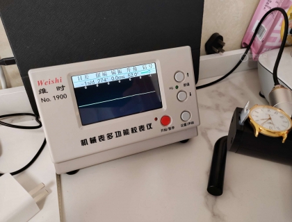 之前没有校表仪每调一次误差都要佩戴24小时观察实际误差，有校表仪还是拿捏的容易点。