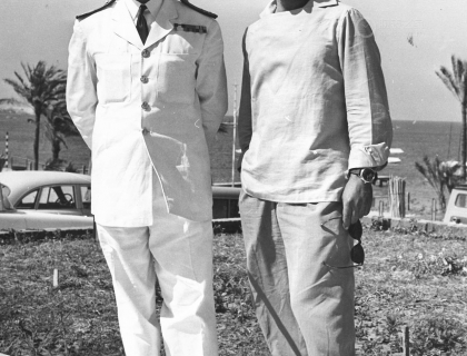 Ferdinando Pacciolla（右）与一名埃及海军军官