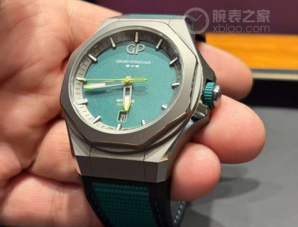 还是更喜欢绝对桂冠，戴着运动更有型