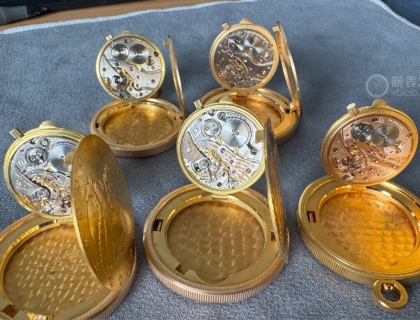 都是基于积家的849，VC，AP和omega都有大改，其余2个是毛胚芯。