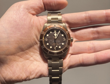 与一般碧湾1958不同 青铜款的3点钟、6点钟、9点钟位置是阿拉伯数字