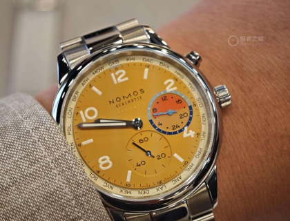 Club Sport Neomatik 790.S6——沙丘沙米色表盘呼应沙漠的韧性冷蓝半圆如海市蜃楼在沙粒流动间记录弱隐若现的足迹