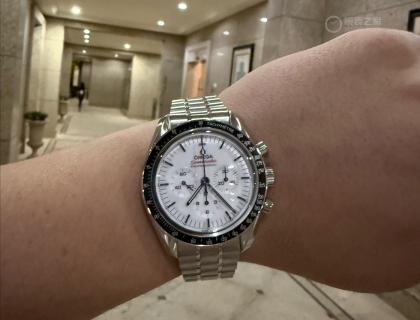 这一抹心中的白月光  欧米茄超霸专业月球表