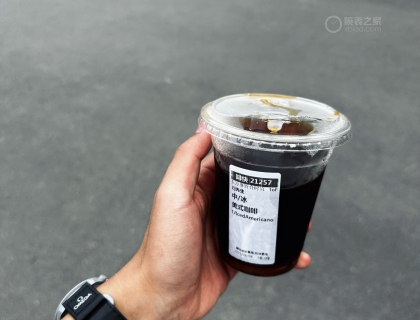 欧米茄的标志值99%，swatch的实物价值占1%。