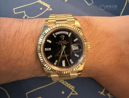 这是刚买的23年的黑冰糖，考虑性价比还是买了个成色好的二手，能省一点是一点。
