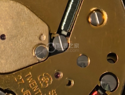 老家伙已经20多年了，电池换了7、8次了，求助表友看看这款机芯是什么型号？