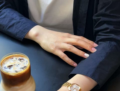 喜欢形态多元的世界，比如咖啡杯，比如Sixtie～