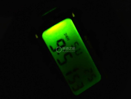 这夜光 肉眼看比这个还烂。。。也就只能说确实有个夜光。。。