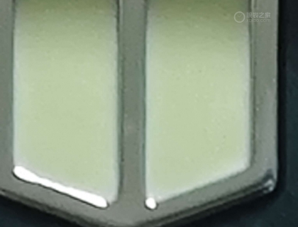 刻度边缘打磨提现了雫石工厂的精湛工艺。