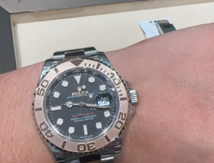 间玫瑰金游艇