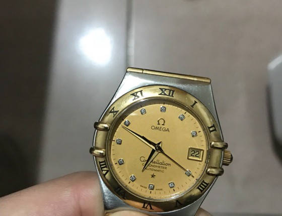 购入omega 骚橙8900钢带 陶瓷表盘在太阳下很闪