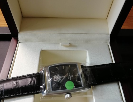 玩玩小众表：Eterna Madison Spherodrive