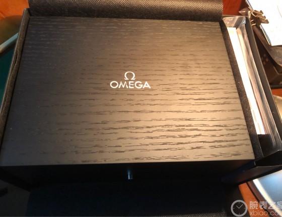 OMEGA超霸月球表1861机芯