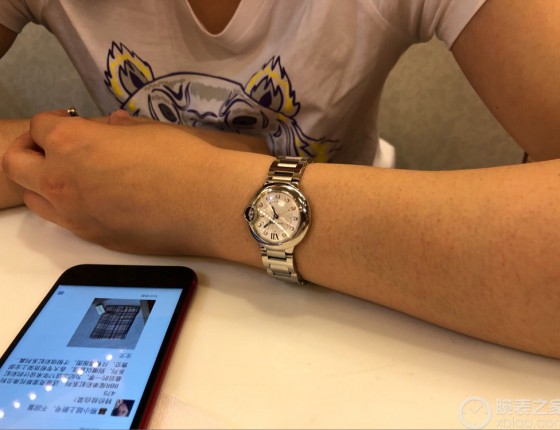 蓝气球钻石版，一个可以看时间的手镯