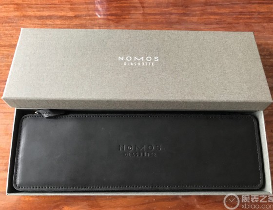 入德表坑 购入nomos tetra 422蓝盘小方表