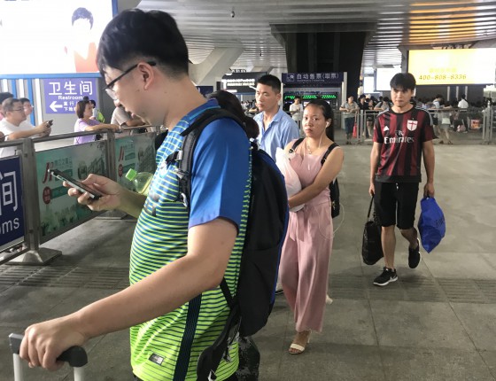 香港佛系购入间金蓝