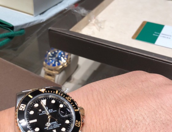 周末游香港，入手劳力士间金黑鬼。