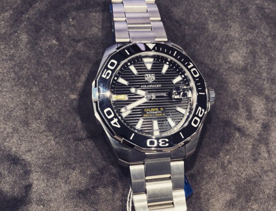 新入Tagheuer 竞潜300