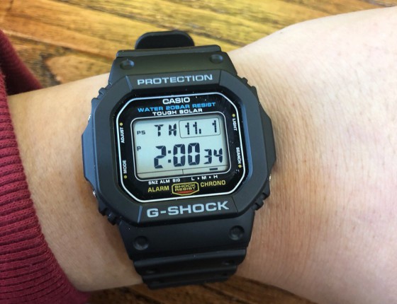 银块虽好 小黑也不逊色 G-5600E-1 最佳道具