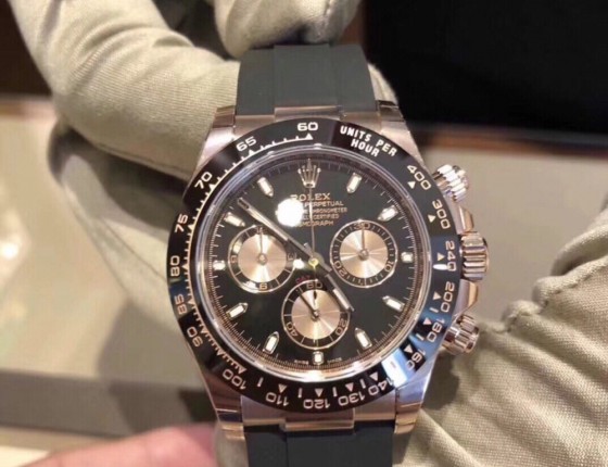 入手迪通拿116515ln，定情永恒玫瑰金。