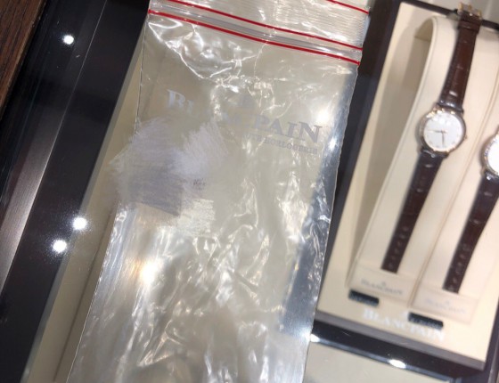放弃了黑鬼和积家运动 钢五十浔