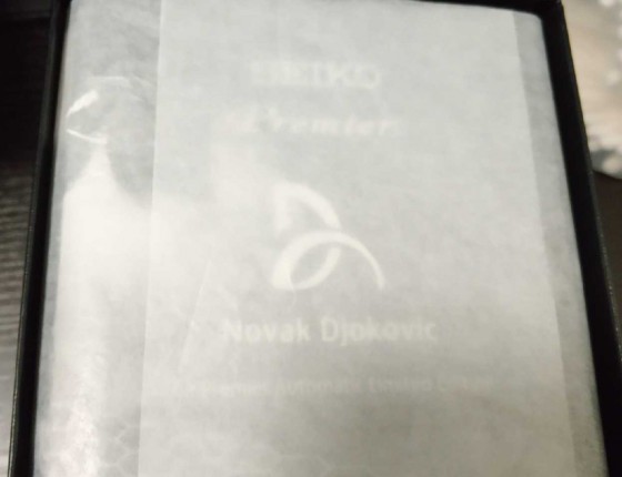 因为自己的偶像德约科维奇而买的精工SSA375J1限定腕表