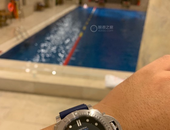 小沛就是要戴着来游泳🏊