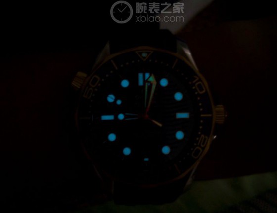 人生第一块表，迟到的作业欧米茄新海马300间金蓝