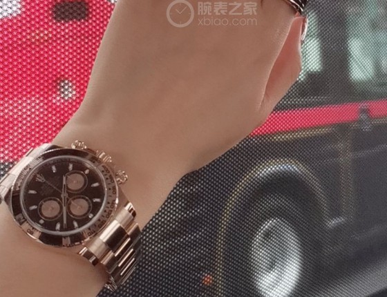 纠结了一年的玫瑰金黑盘迪通拿，终于在东京下手了。